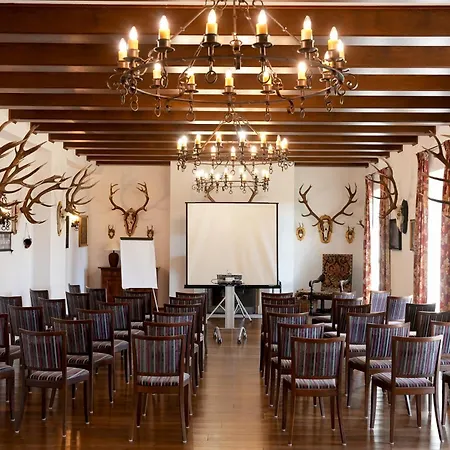 Hubertus Hof Complex